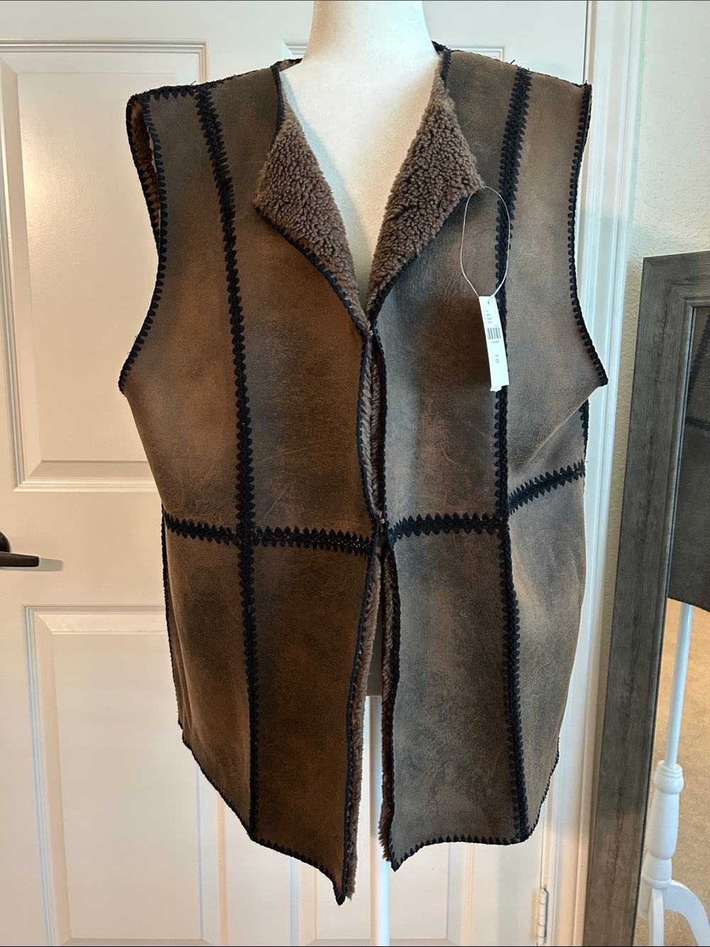 Anthropologie NWT Stitched Sherpa Vest, XL